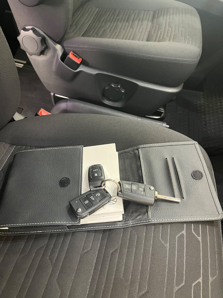 VW Multivan 2,0 TDi 199 Comfortline DSG kort