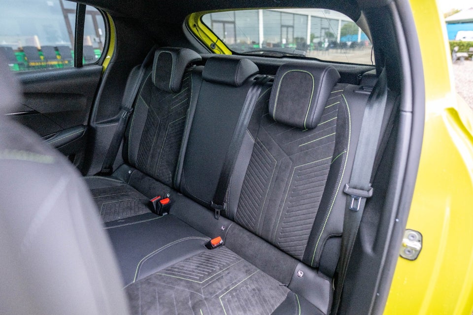 Peugeot e-208 50 GT 5d