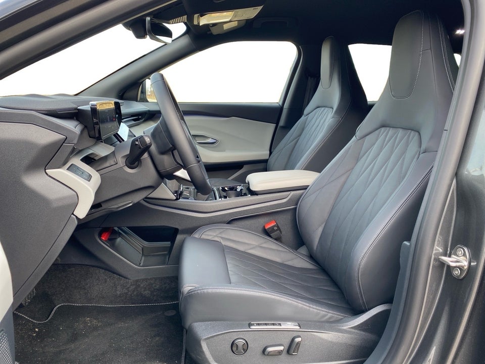 Ford Capri 82 Premium Extended Range 5d