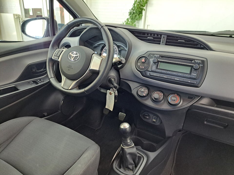 Toyota Yaris 1,0 VVT-i T1 Style 5d
