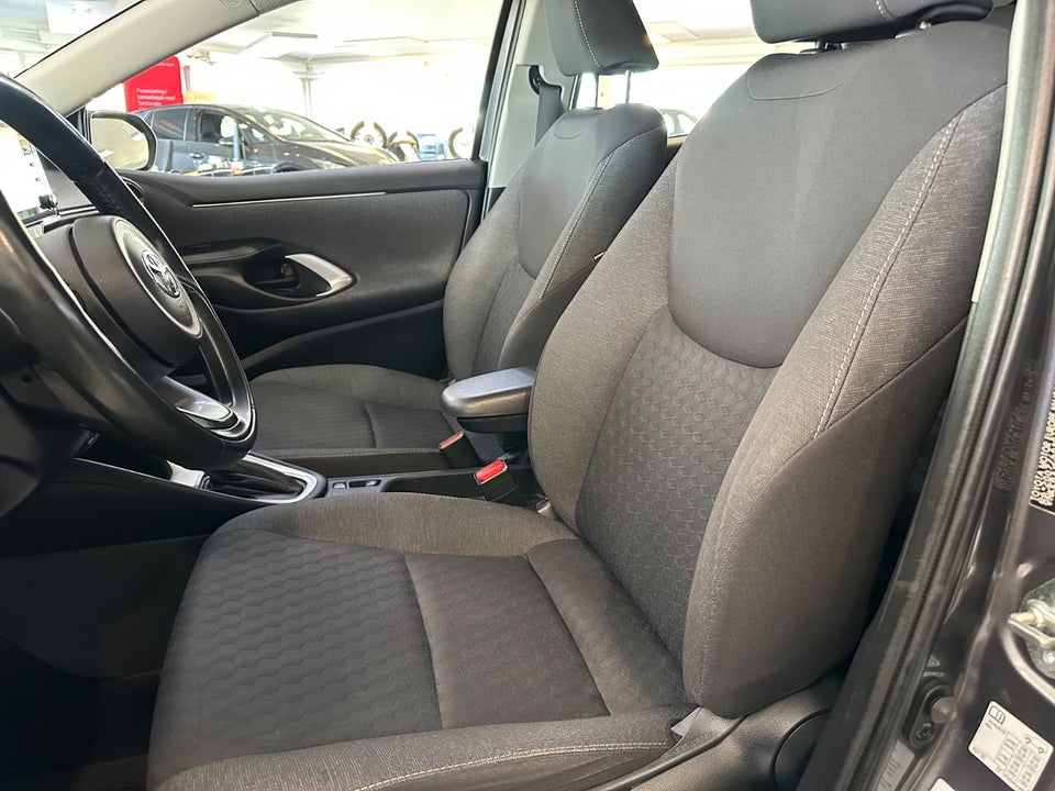 Toyota Yaris 1,5 Hybrid H1 e-CVT 5d