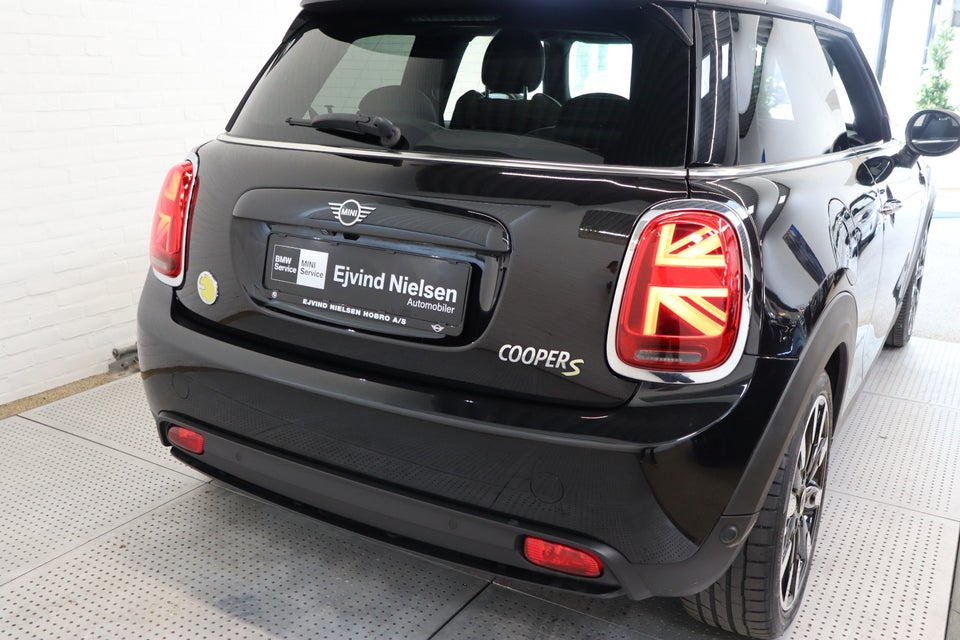 MINI Cooper SE Camden Edition 3d