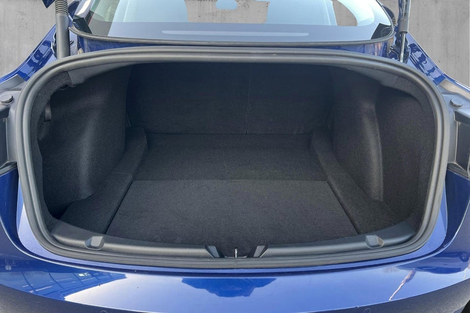 Tesla Model 3 Long Range AWD 4d