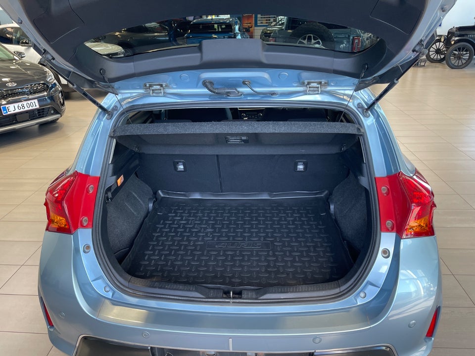 Toyota Auris 1,6 T2 5d