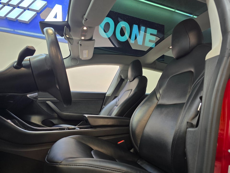 Tesla Model 3 Standard Range+ RWD 4d