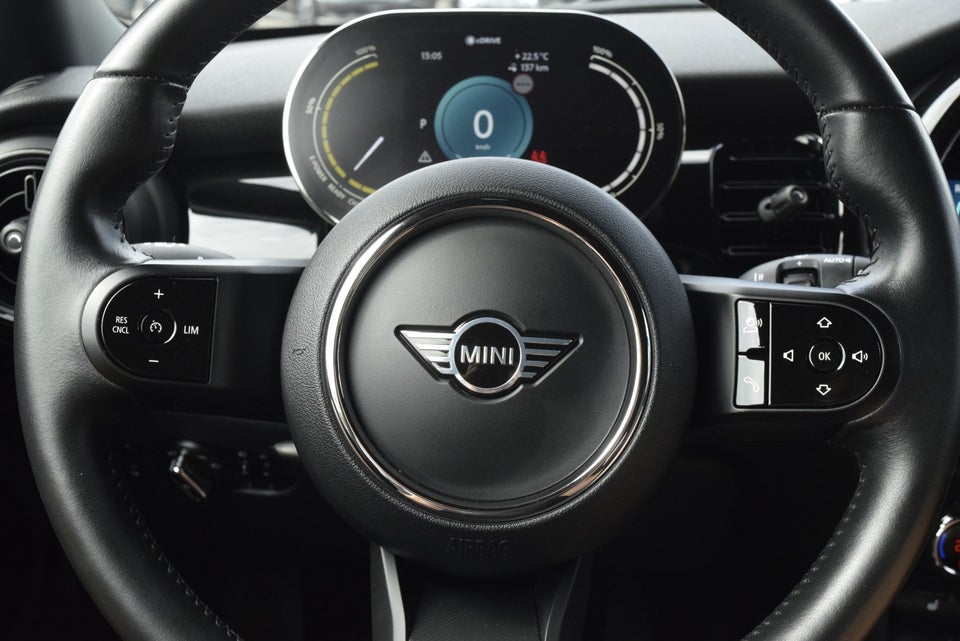 MINI Cooper SE Classic Trim 3d