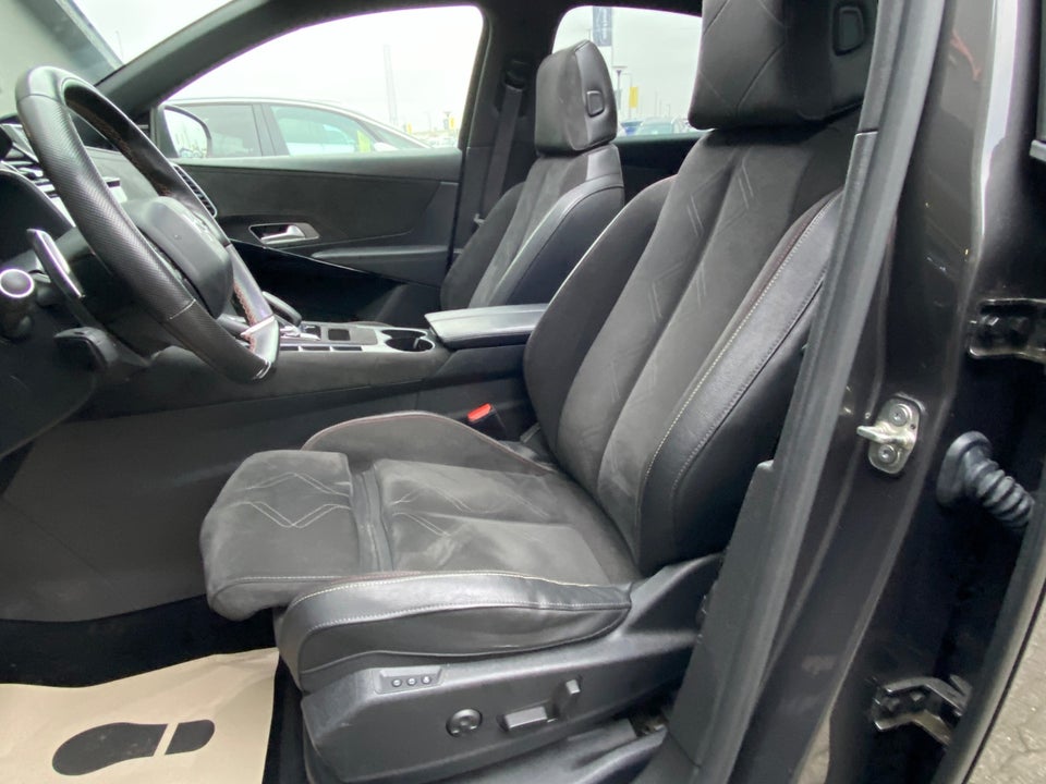 DS DS 7 CrossBack 1,6 E-Tense Exclusive EAT8 AWD 5d