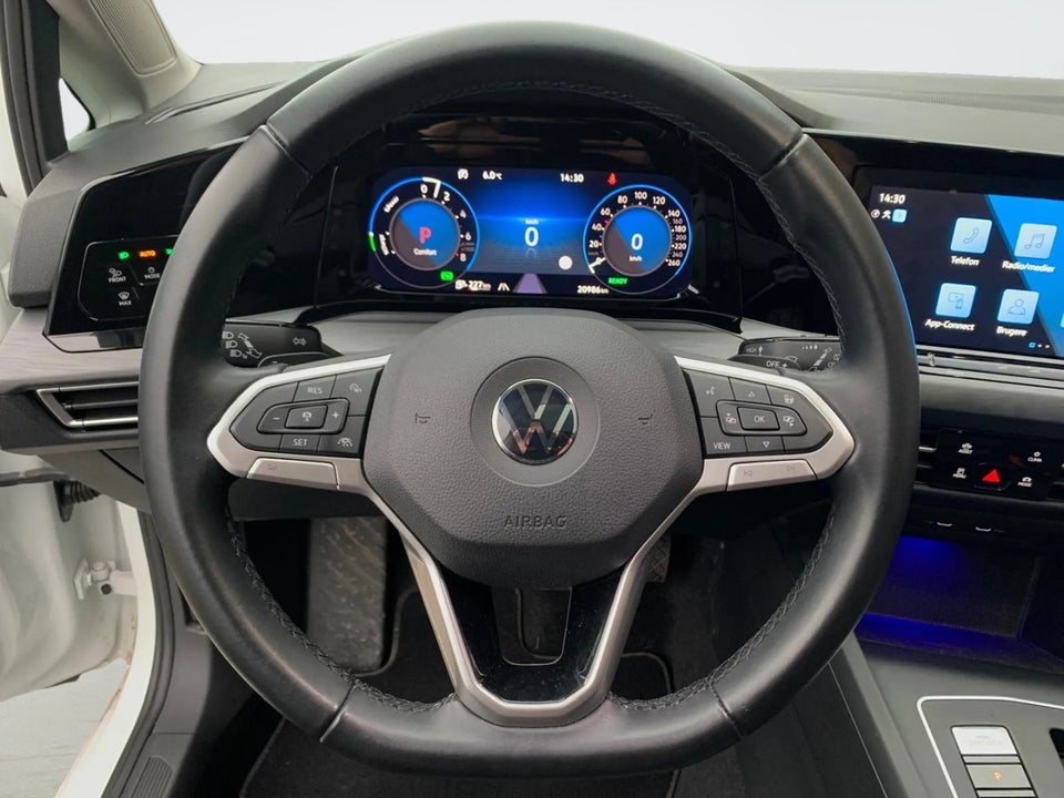 VW Golf VIII 1,4 eHybrid DSG 5d