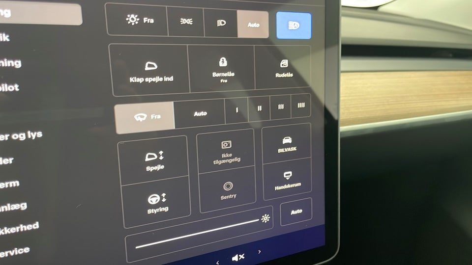 Tesla Model Y Long Range AWD 5d