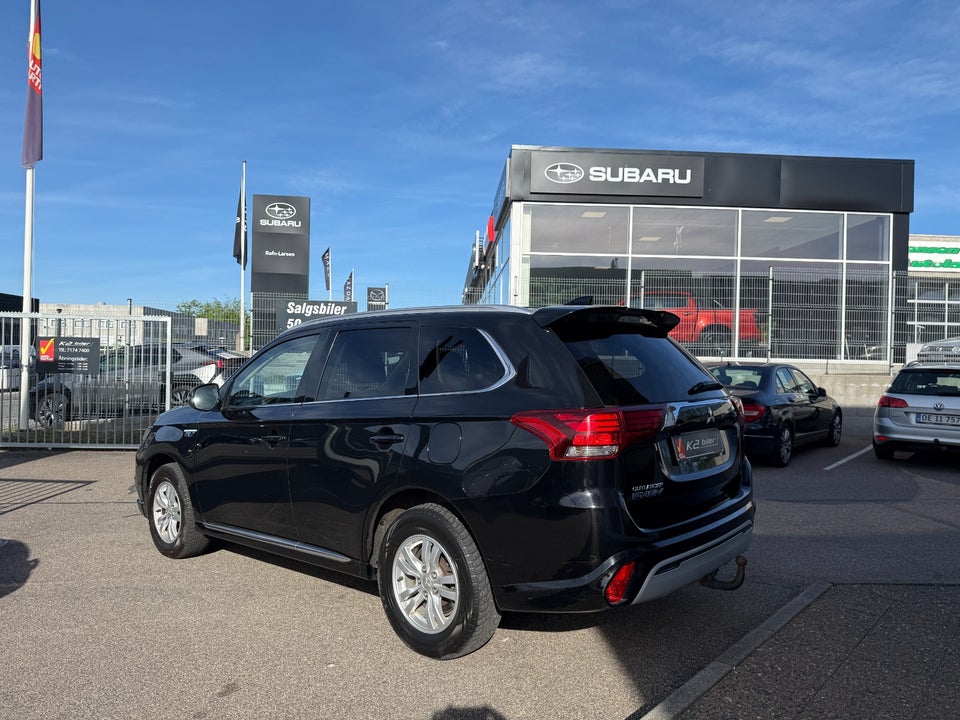 Mitsubishi Outlander 2,4 PHEV Intense CVT 4WD 5d