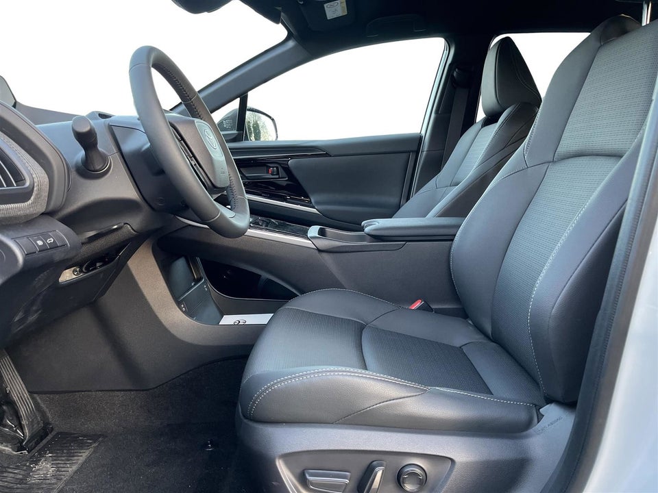 Toyota bZ4X Executive 5d