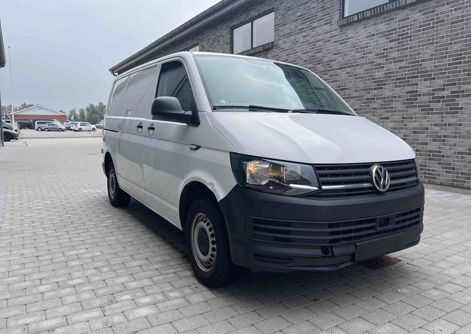 VW Transporter 2,0 TDi 150 Kassevogn DSG kort