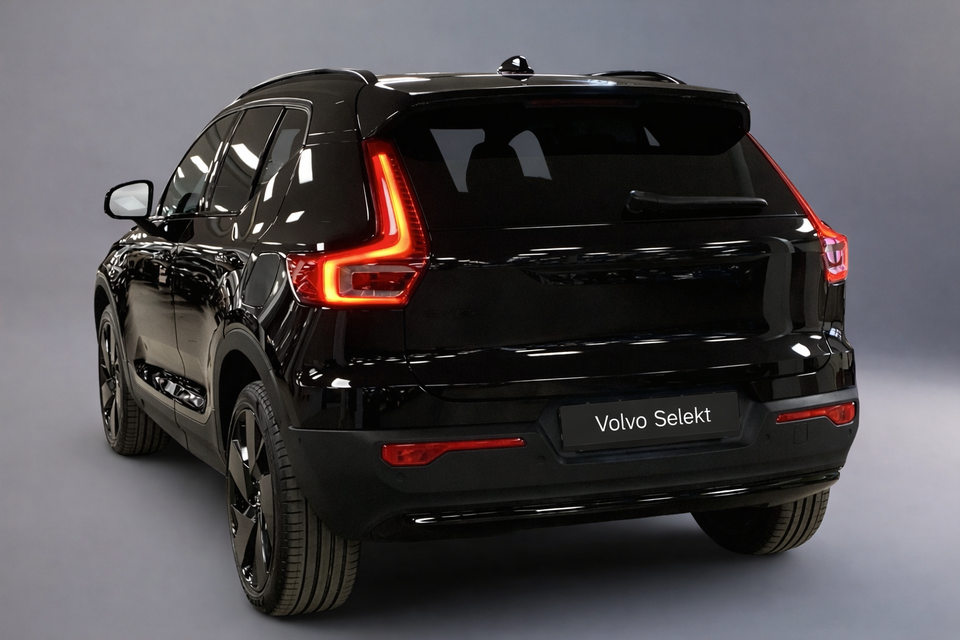 Volvo EX40 Extended Range Black Edition 5d