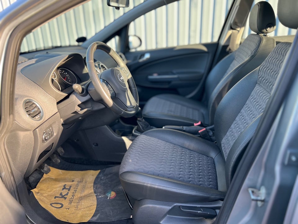 Opel Corsa 1,4 16V Cosmo 5d