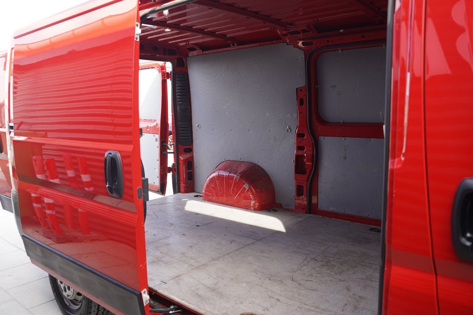 Peugeot Boxer 330 2,0 BlueHDi 130 L2H2