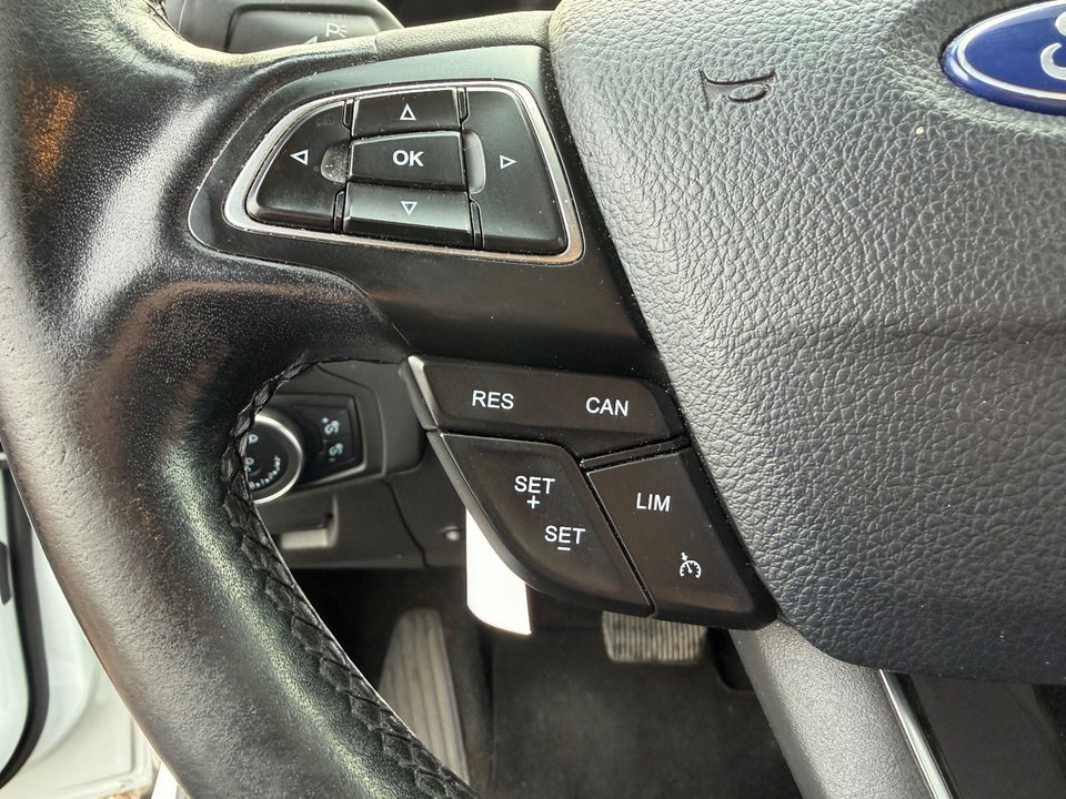 Ford Focus 1,5 TDCi 120 Business stc. aut. Van 5d