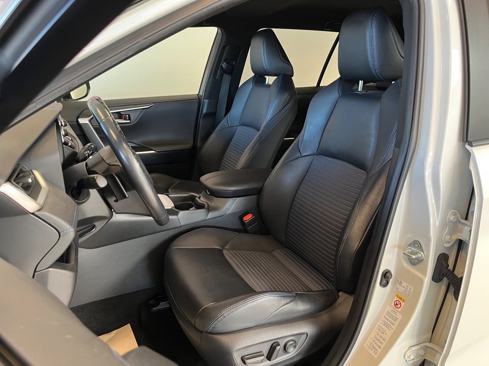 Toyota RAV4 2,5 Hybrid H3 Style MDS 5d