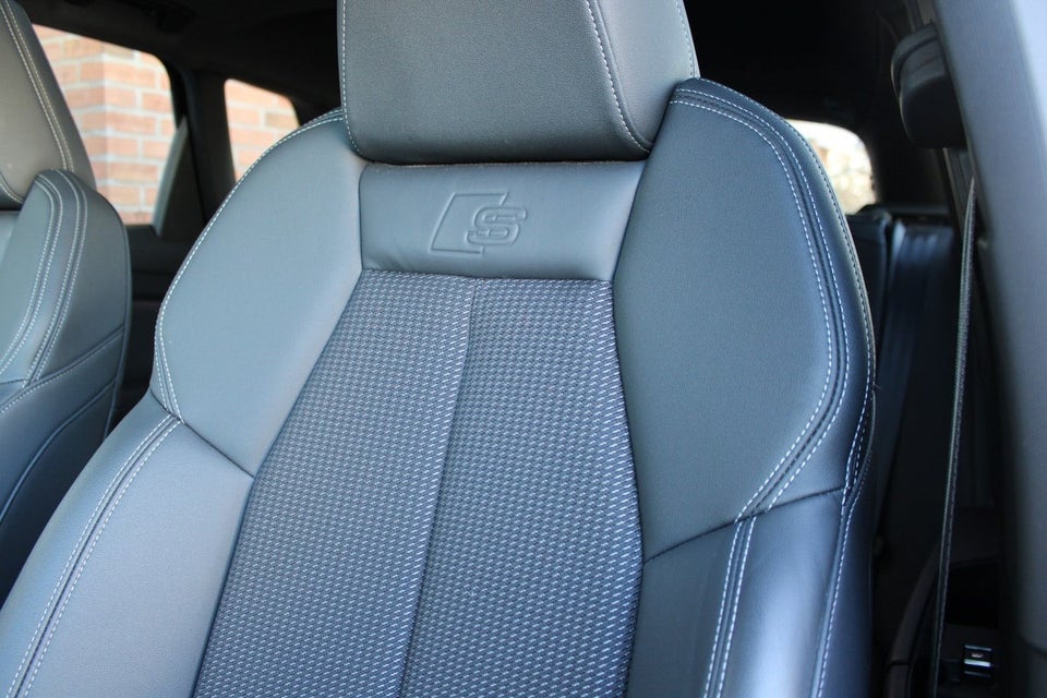 Audi Q4 e-tron 45 S-line 5d