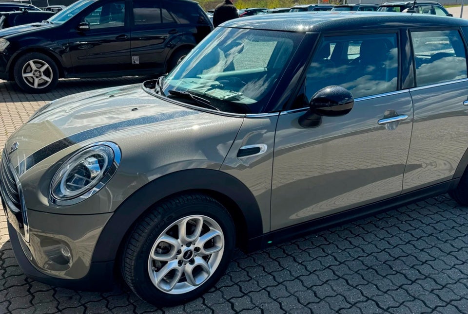 MINI Cooper 1,5 Essential aut. 5d