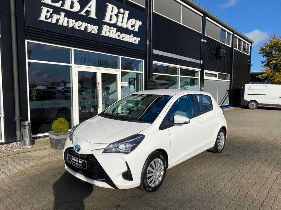 Toyota Yaris 1,5 Hybrid H1 e-CVT Van 5d