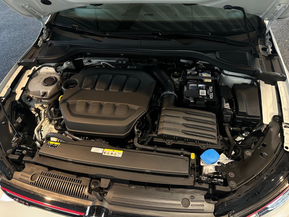 VW Golf VIII 2,0 GTi Clubsport DSG Van 5d