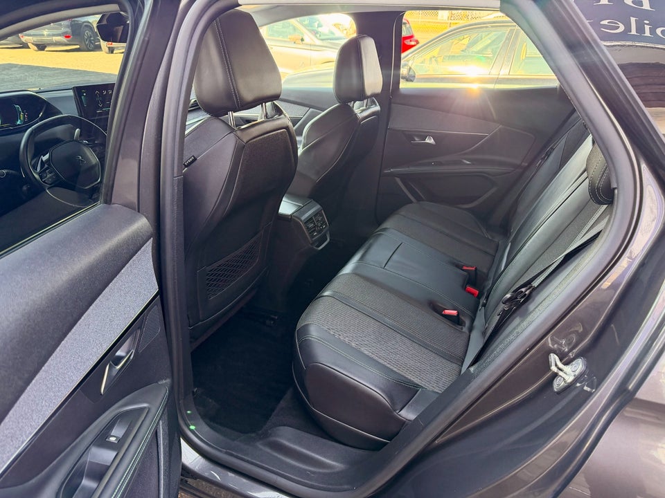 Peugeot 3008 1,6 Hybrid Allure Pack EAT8 5d