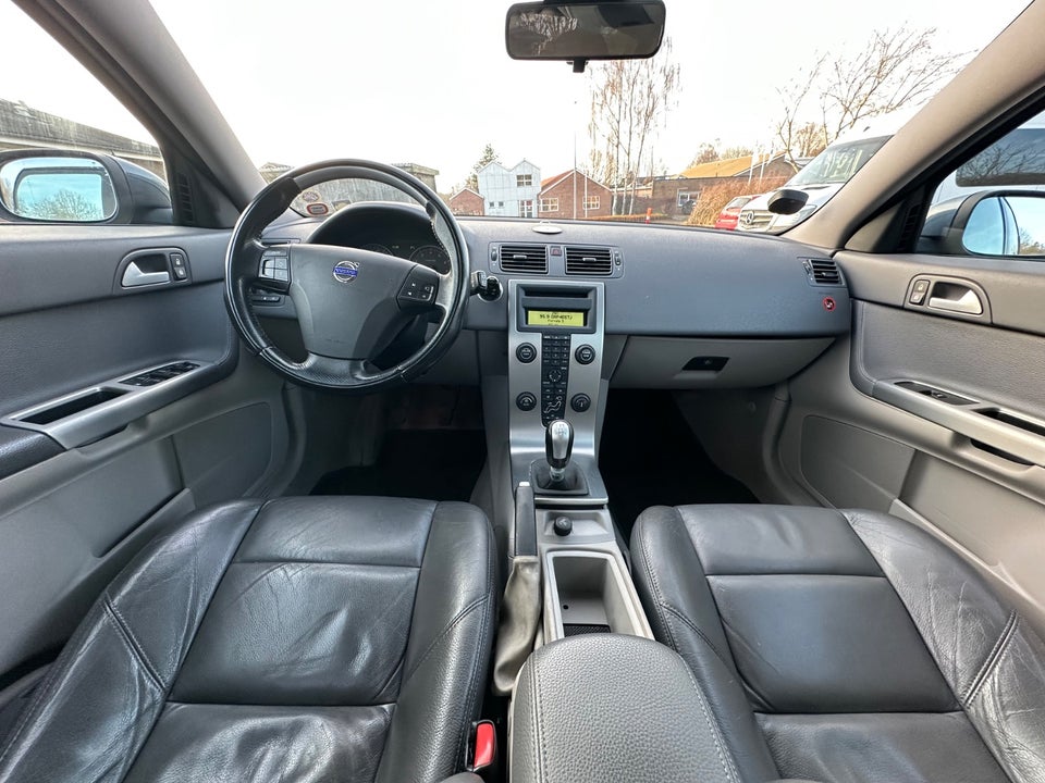 Volvo V50 1,8 Kinetic 5d