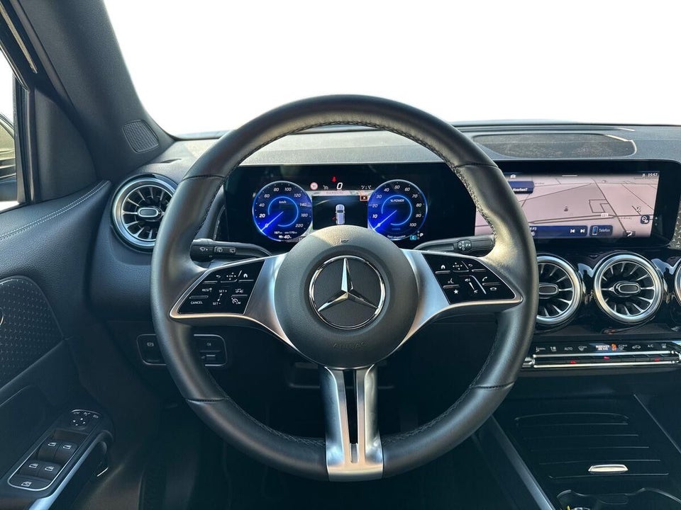 Mercedes EQB300 4Matic 5d