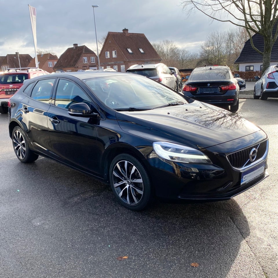 Volvo V40 2,0 D3 150 Momentum 5d