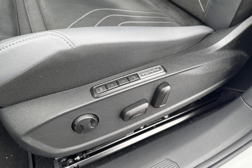 VW ID.4 77 Style 4Motion 5d