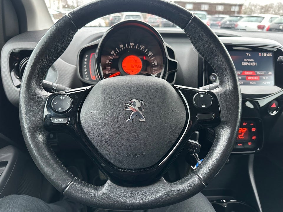 Peugeot 108 1,0 e-VTi 72 Selection Tech 5d