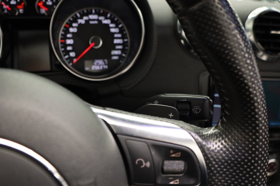 Audi TT 2,0 TFSi 211 Roadster quattro S-tr. 2d