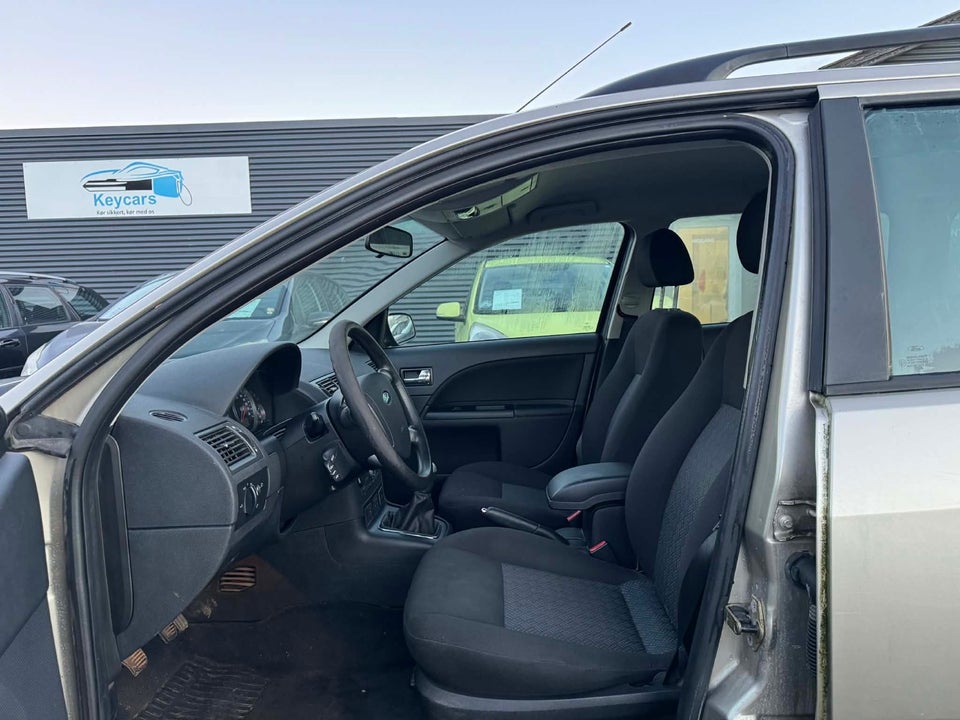 Ford Mondeo 1,8 110 Ambiente stc. 5d