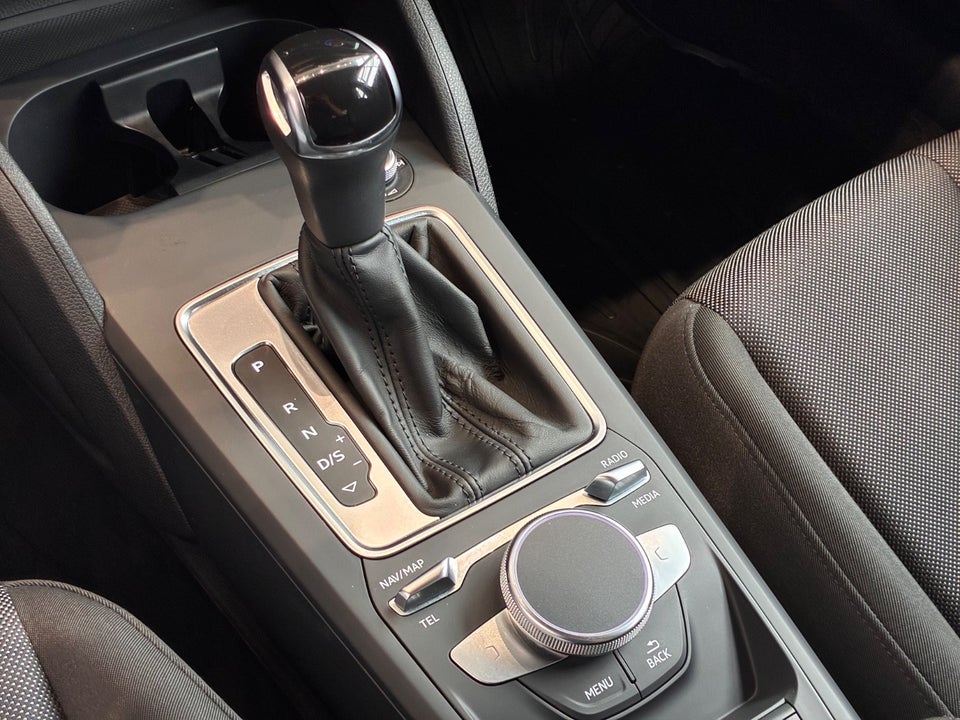 Audi Q2 35 TFSi Prestige S-tr. 5d