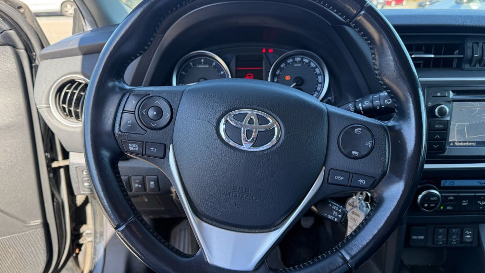 Toyota Auris 1,6 T2 Premium Comfort 5d