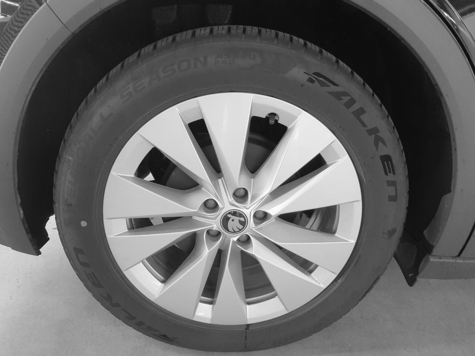 Skoda Elroq 85 iV Loft 5d