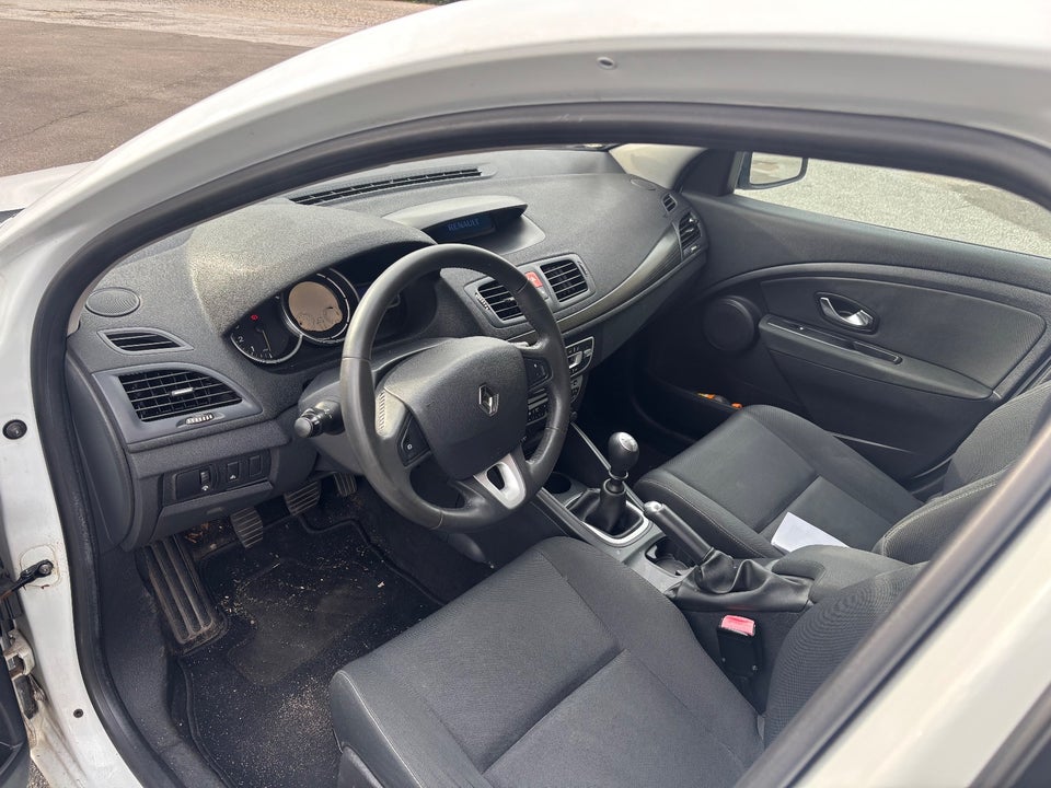 Renault Megane III 1,5 dCi 110 Authentique Sport Tourer 5d
