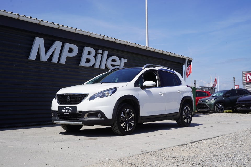 Peugeot 2008 1,2 e-THP 110 Selection Sky 5d