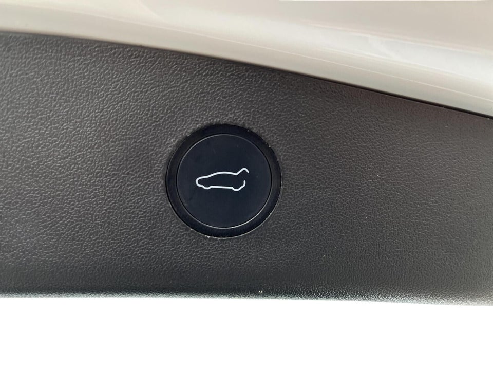 Tesla Model 3 Long Range AWD 4d