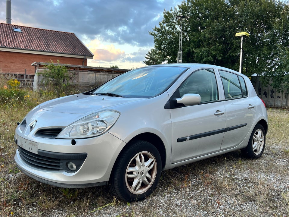 Renault Clio III 1,5 dCi 68 Authentique 5d