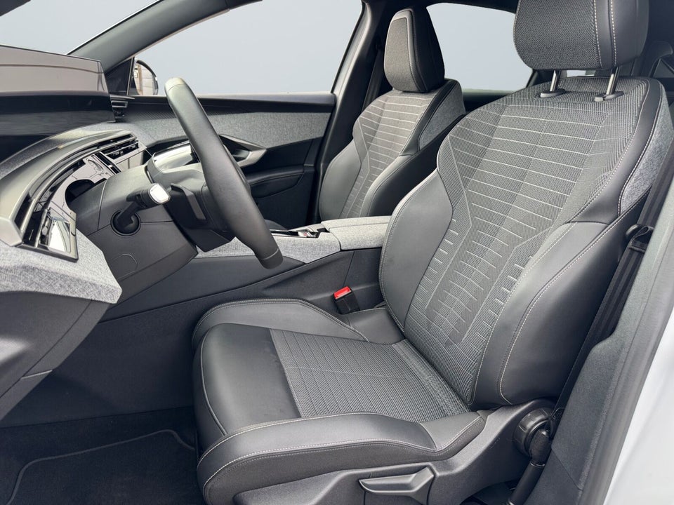 Peugeot e-3008 77 Allure 5d