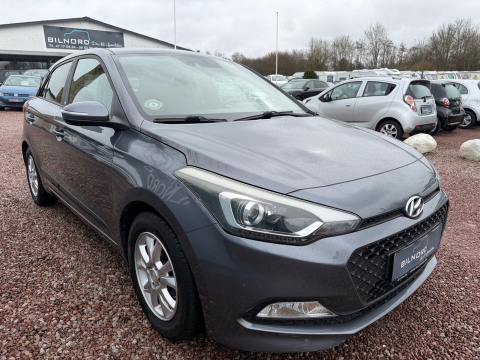 Hyundai i20 1,25 EM-Edition 5d