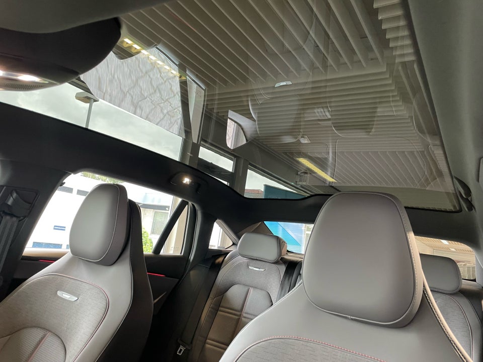 Hongqi EH7 111 Exclusive 4d