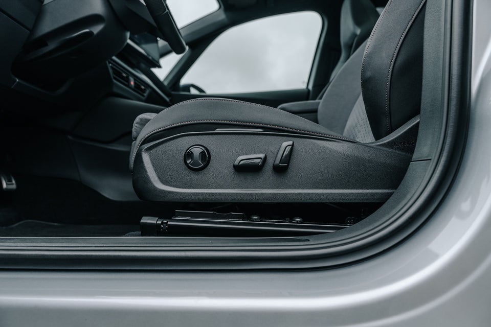 Cupra Born 58 e-Boost Dinamica Pack High 5d