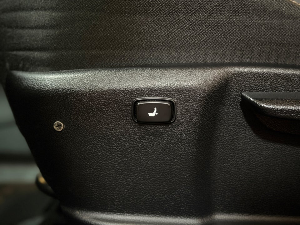 Kia Ceed 1,6 CRDi 136 Attraction SW 5d