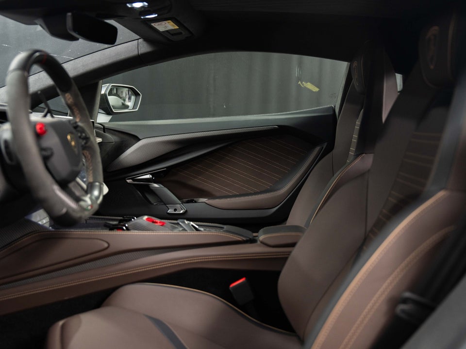 Lamborghini Revuelto 6,5  2d