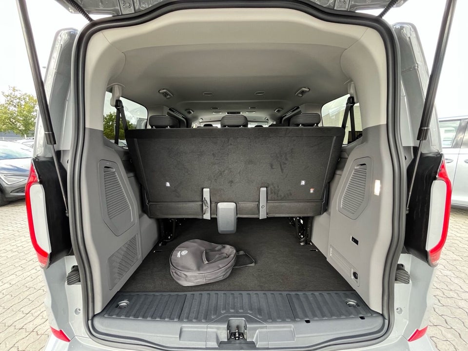 VW e-Caravelle 64 Life LWB