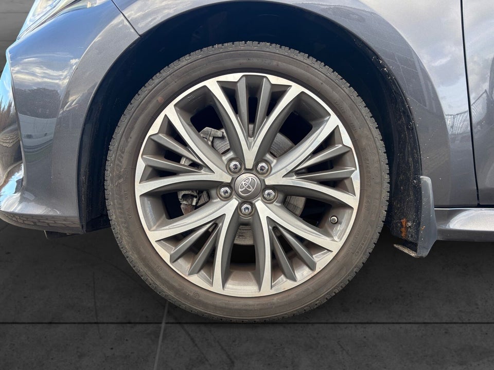 Toyota Yaris 1,5 Hybrid Elegant e-CVT 5d