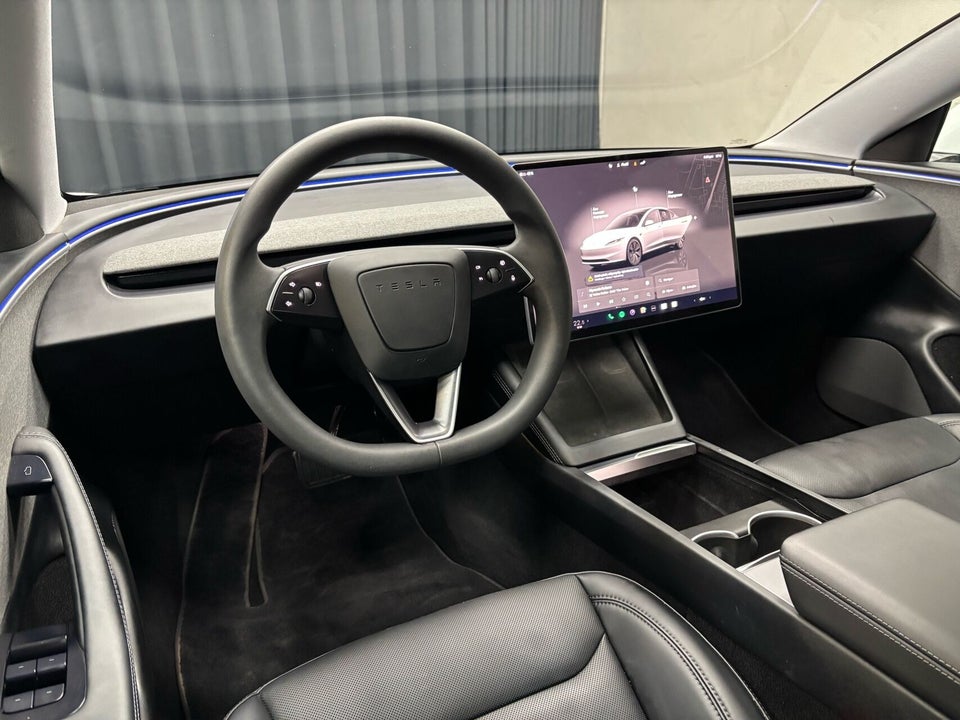 Tesla Model 3 RWD 4d