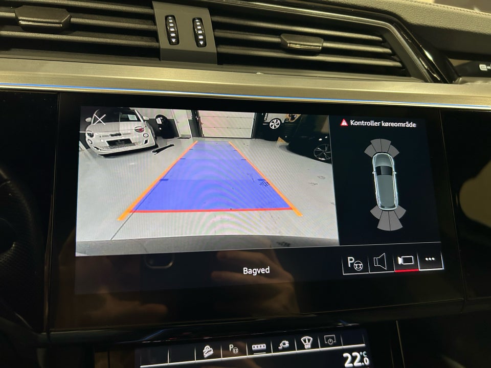 Audi e-tron S quattro 5d